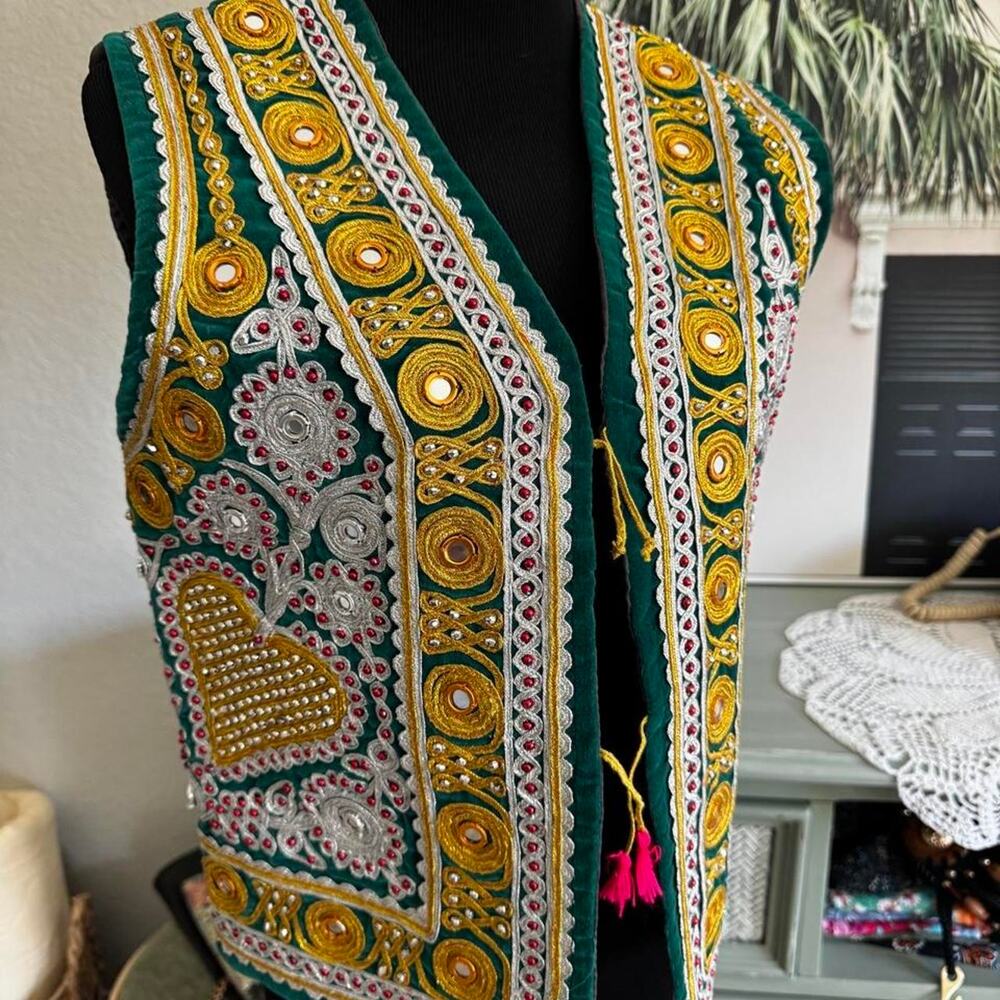 Vintage anthropologie green velvet embroidered vest